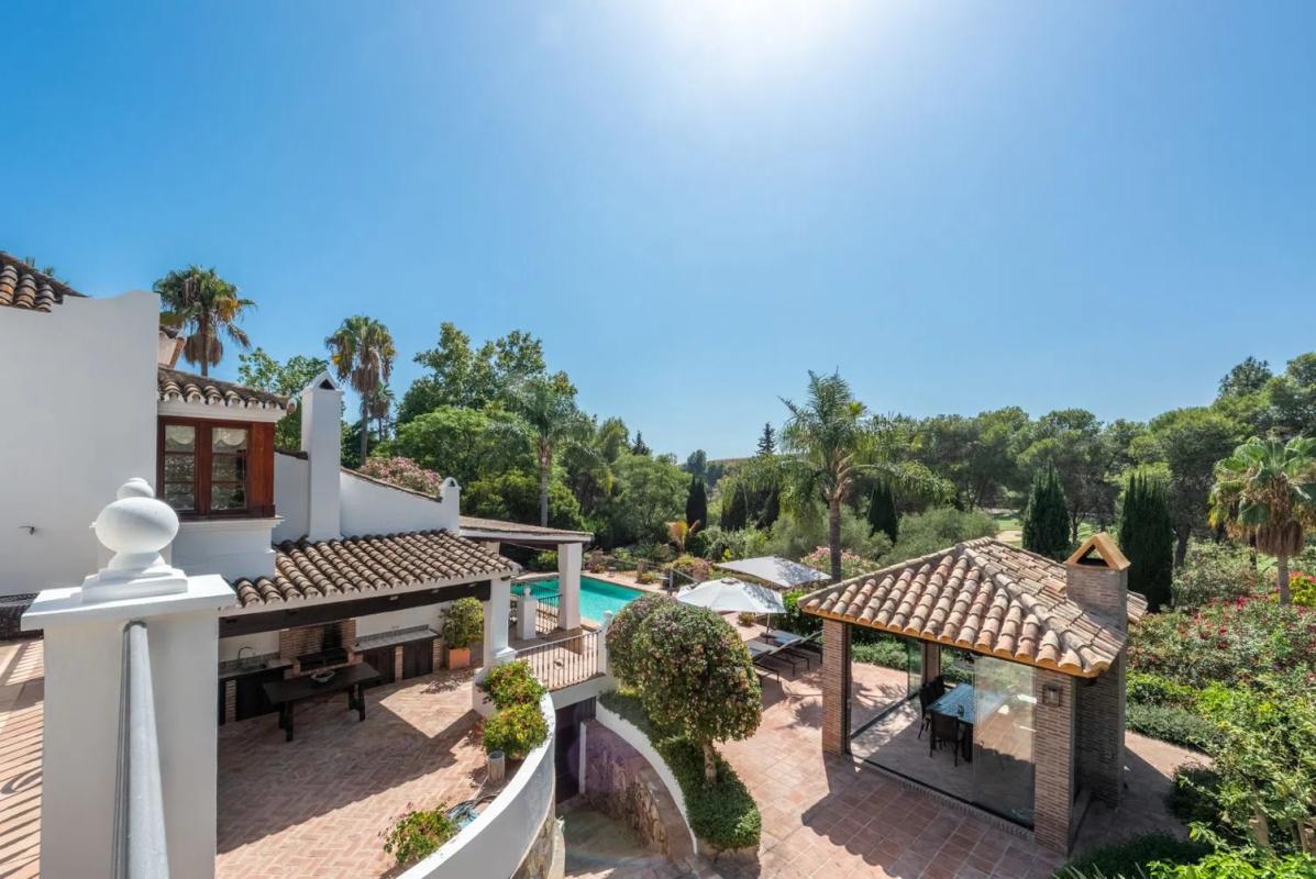 Venta de chalet independiente en Barrio Paraiso-Barronal, Estepona
photo 1