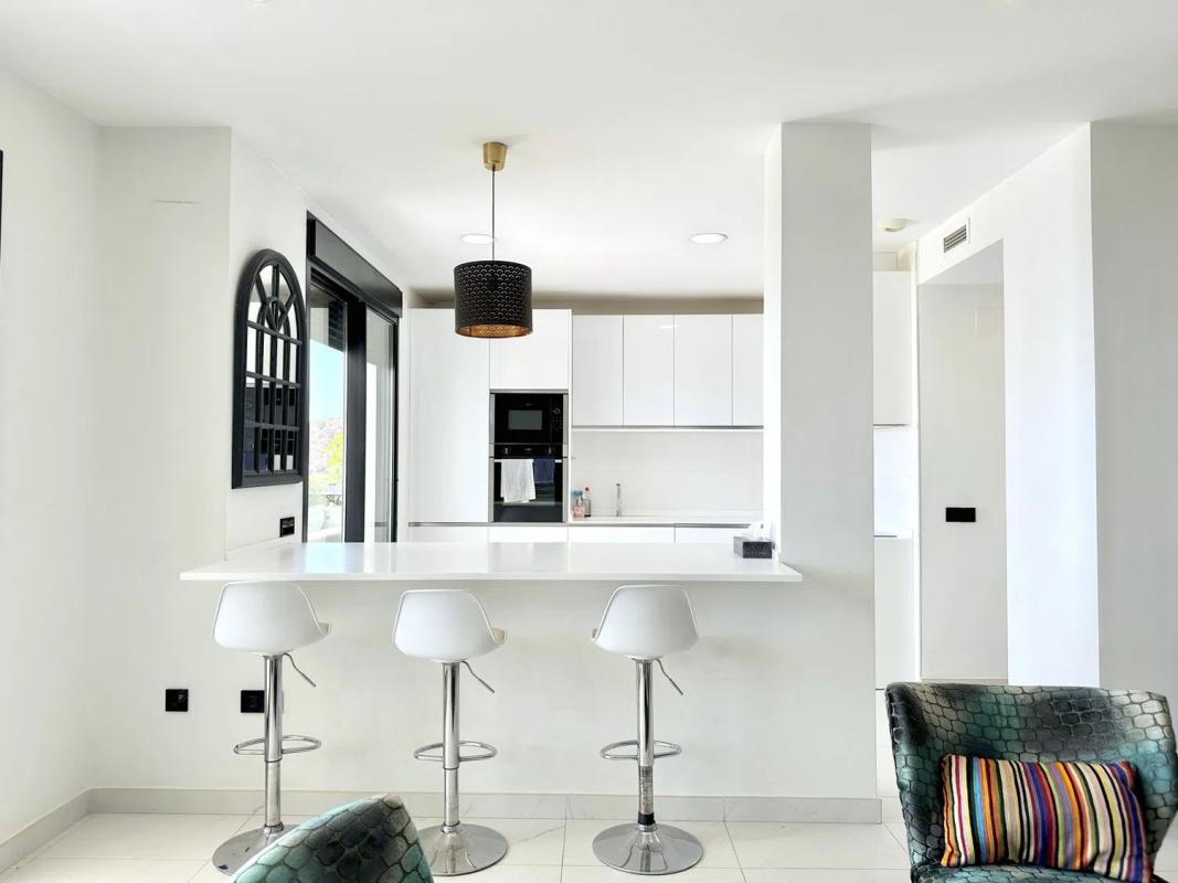 Sale of apartment in Urbanizacion Altos de Estepona, 1 R, Estepona
photo 3