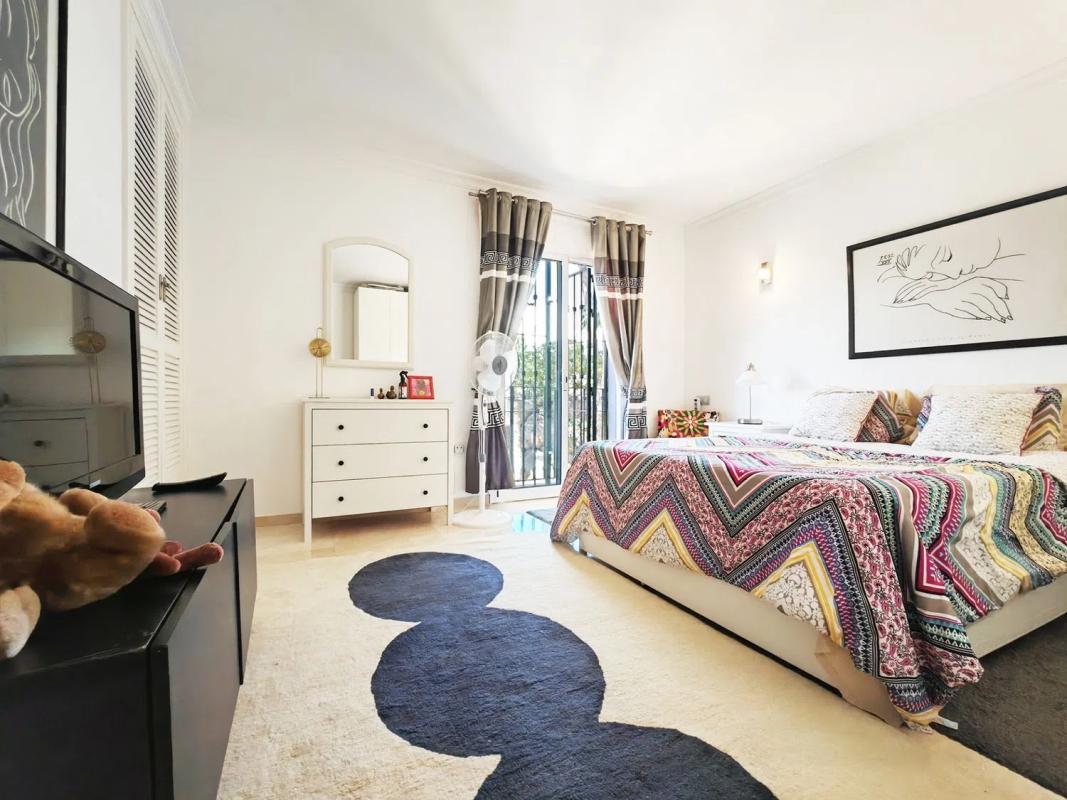 Sprzedaż niezależnego domku jednorodzinnego w  Barrio Paraiso-Barronal, Estepona photo 3