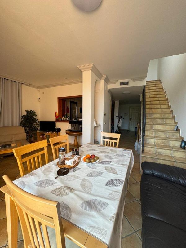 Sale of apartment in Calle de la Rosa, Estepona
photo 2