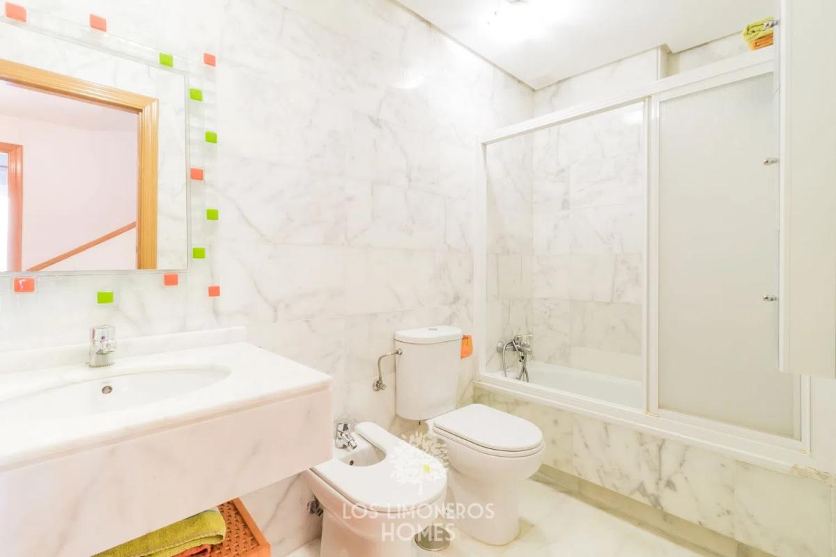 Sale of independent chalet in Calle Moscu, Estepona
 photo 5