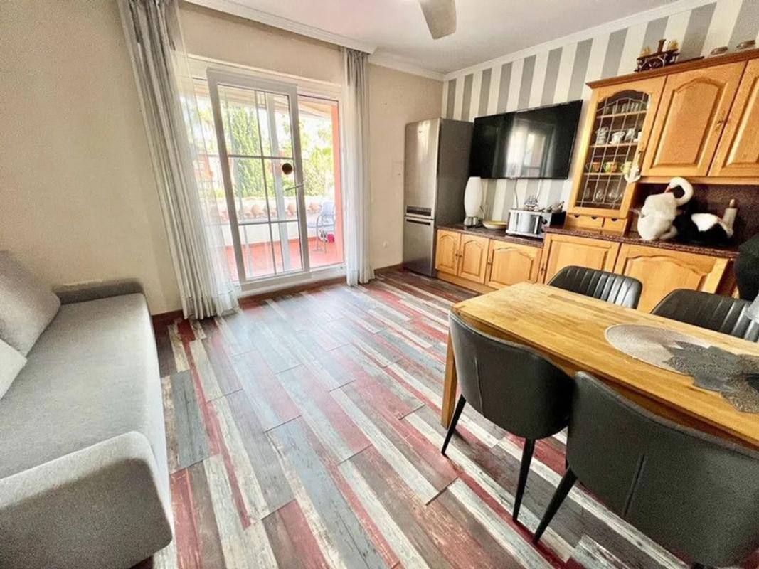 Venta de piso en Barrio Nueva Atalaya, Estepona
 photo 3