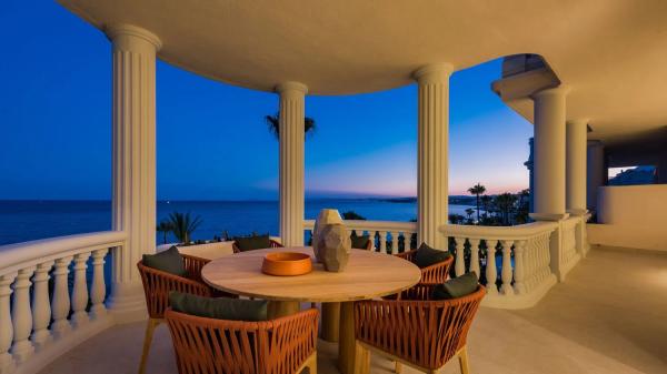 Piso en venta en Barrio Guadalmansa, Estepona thumbnail 1