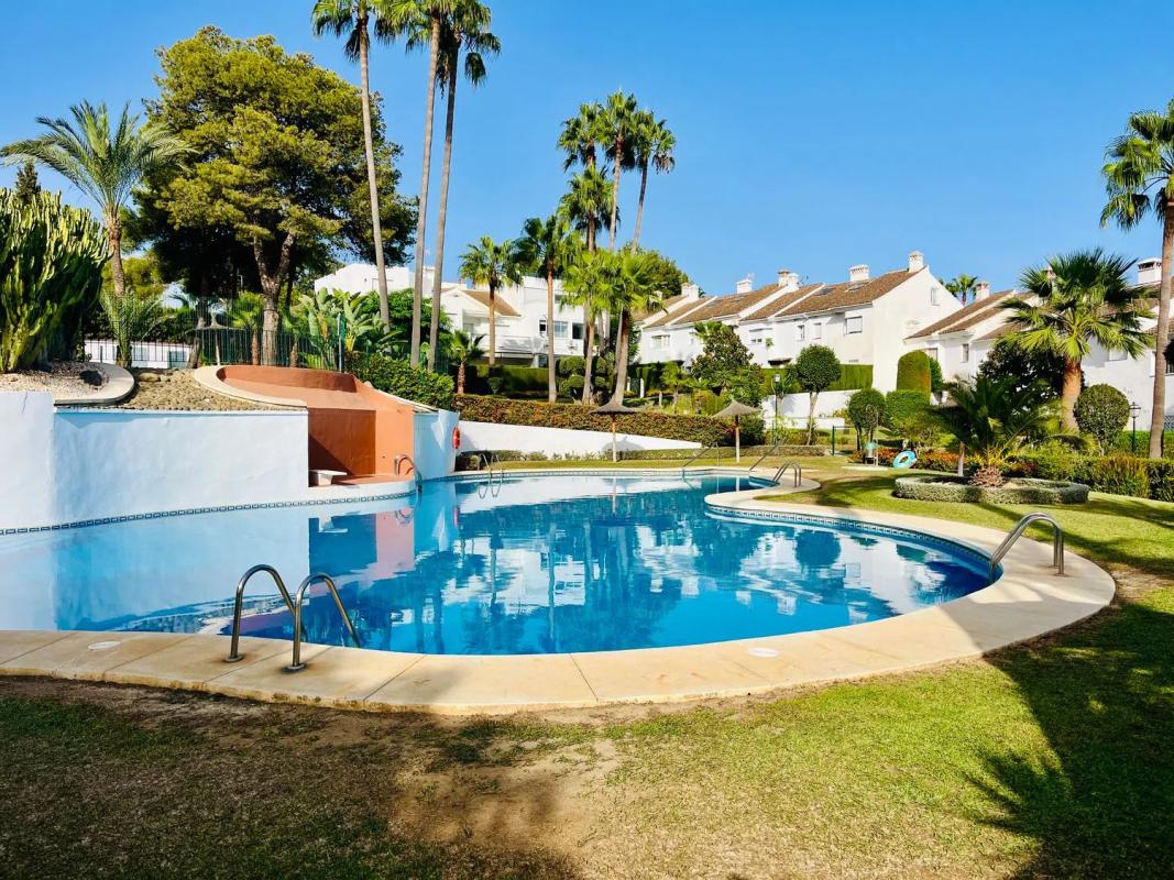 Sale of independent chalet in Montebiarritz, Estepona
photo 2