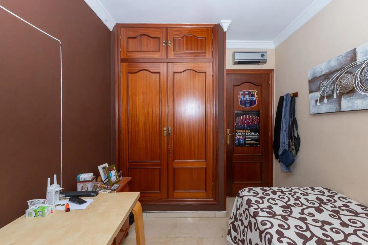 Sprzedaż niezależnego domku jednorodzinnego w Calle Estebbuna, Estepona photo 5