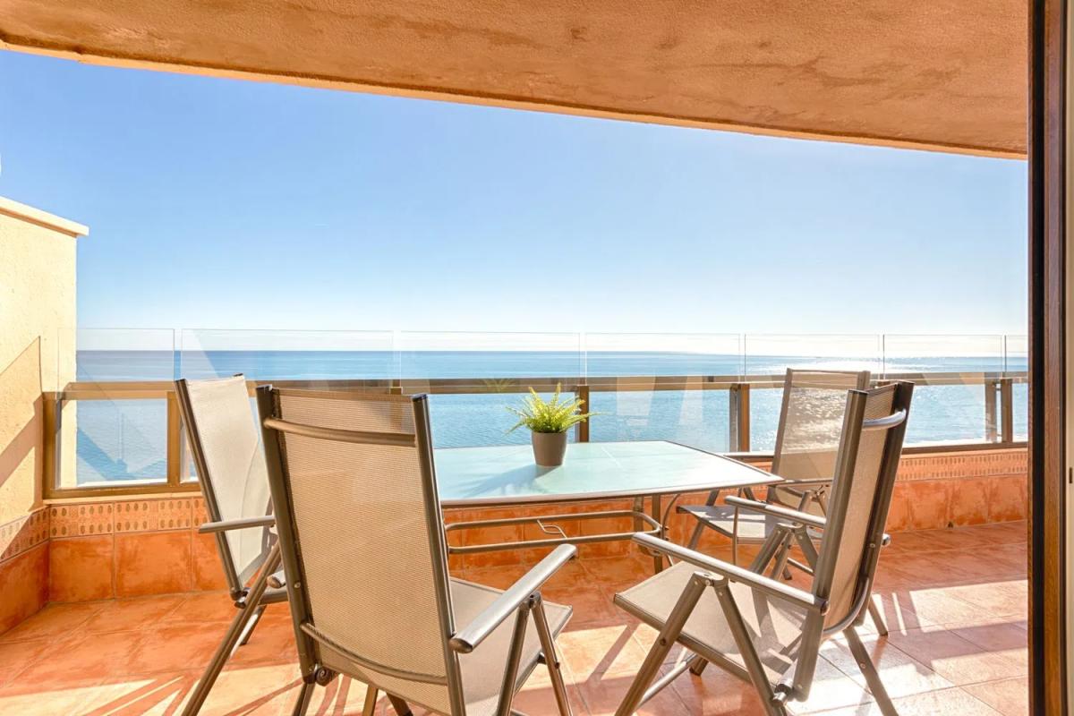 Venta de piso en Avenida España, 230, Estepona
photo 1