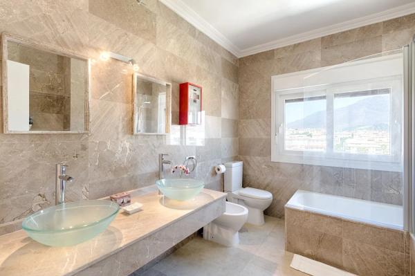 Продажа квартиры в  Avenida España, 230, Эстепона photo 4