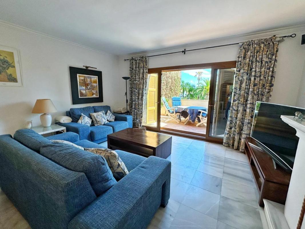 Venta de piso en Via del Mediterráneo, Estepona
photo 4