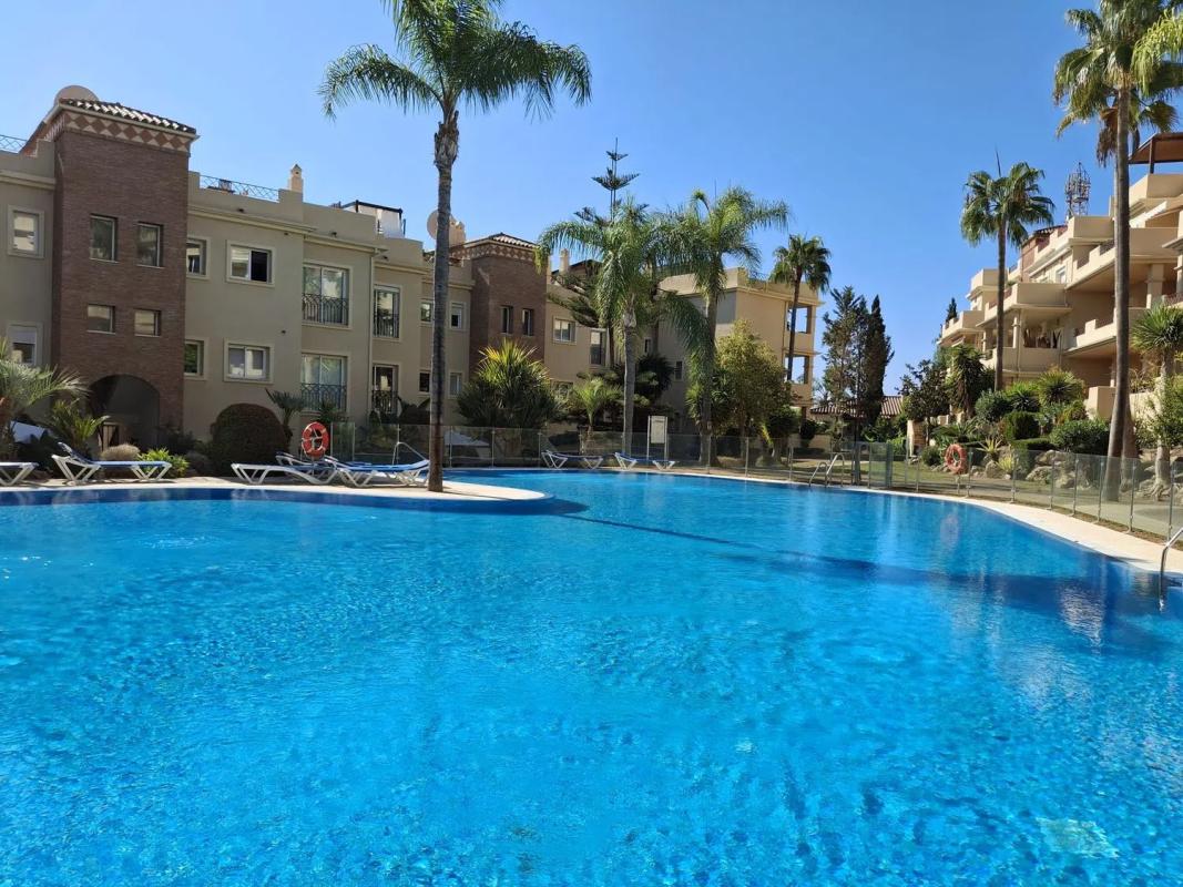 Sprzedaż mieszkania w Calle Yerbabuena, Estepona
photo 1