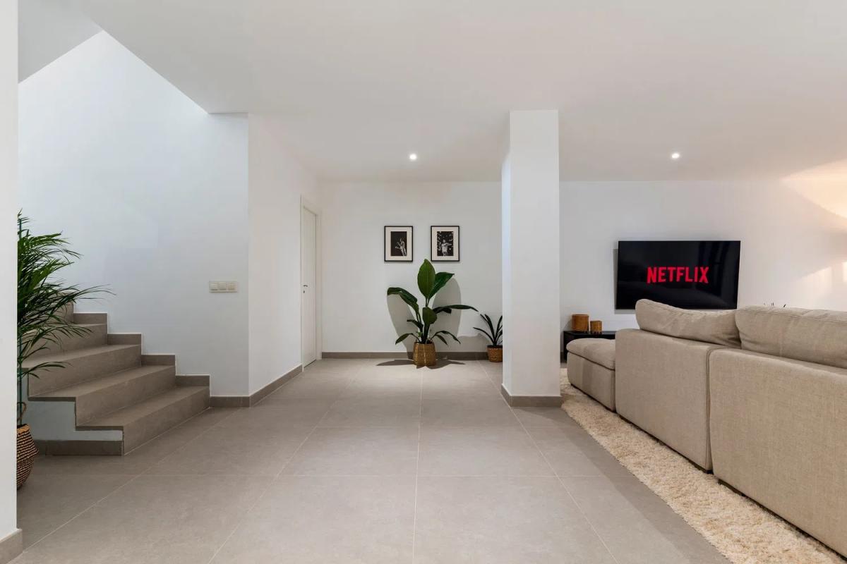 Sale of independent chalet in Avenida de la Resina, Estepona
 photo 2