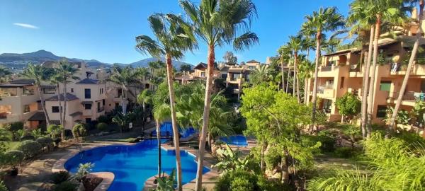 Apartment for sale in  Urbanización Dos Hermanas II, Estepona photo 1