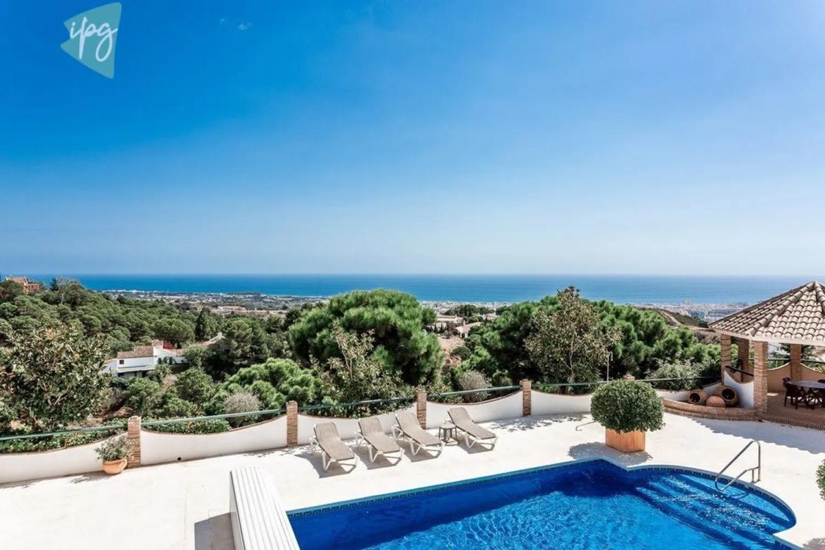 Продажа отдельного шале в Altos de Estepona, Эстепона photo 4