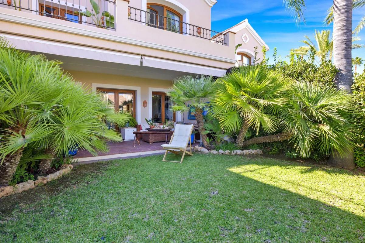 Venta de chalet independiente en Barrio Paraiso-Barronal, Estepona
 photo 2