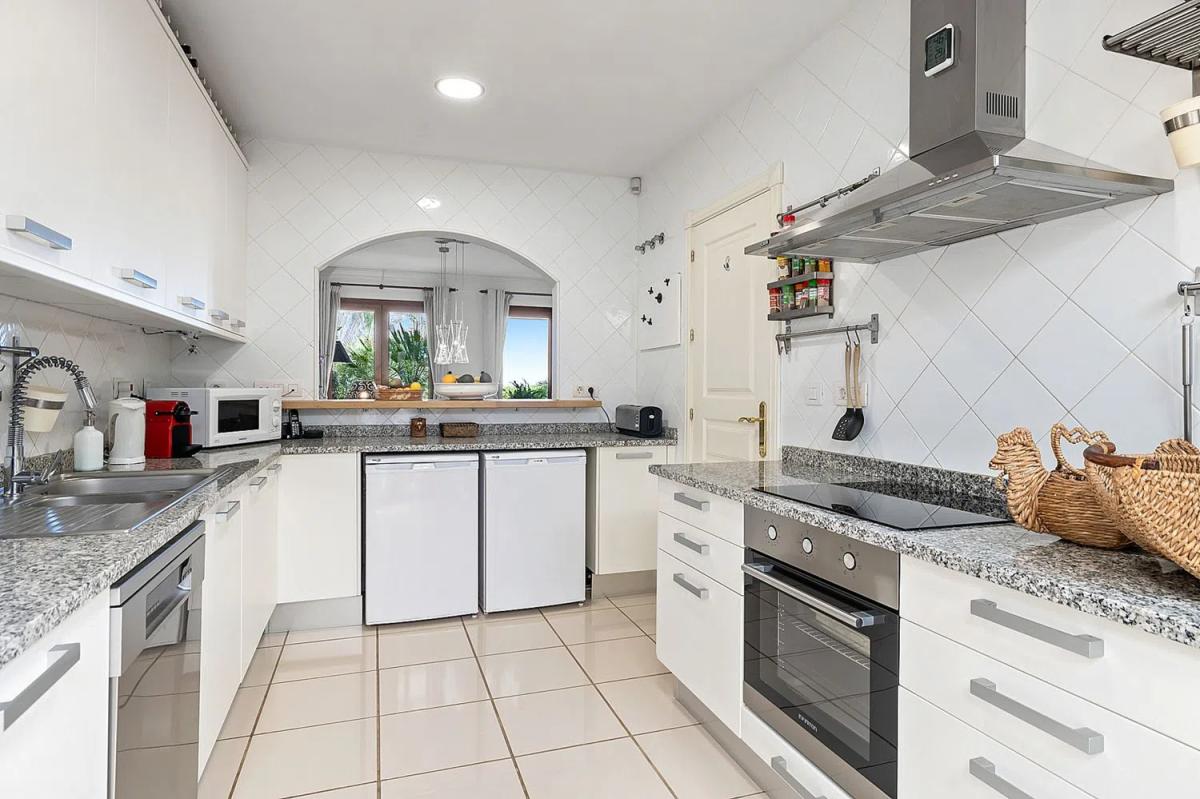 Venta de chalet independiente en Barrio Paraiso-Barronal, Estepona
 photo 4