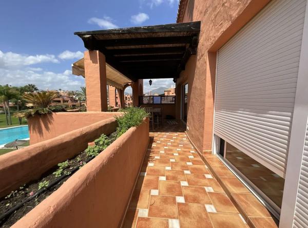 Penthouse na sprzedaż w Avenida Urbanización Alhambra del Golf, Estepona thumbnail 2