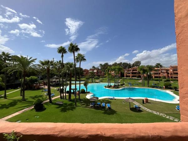 Penthouse na sprzedaż w  Avenida Urbanización Alhambra del Golf, Estepona photo 4