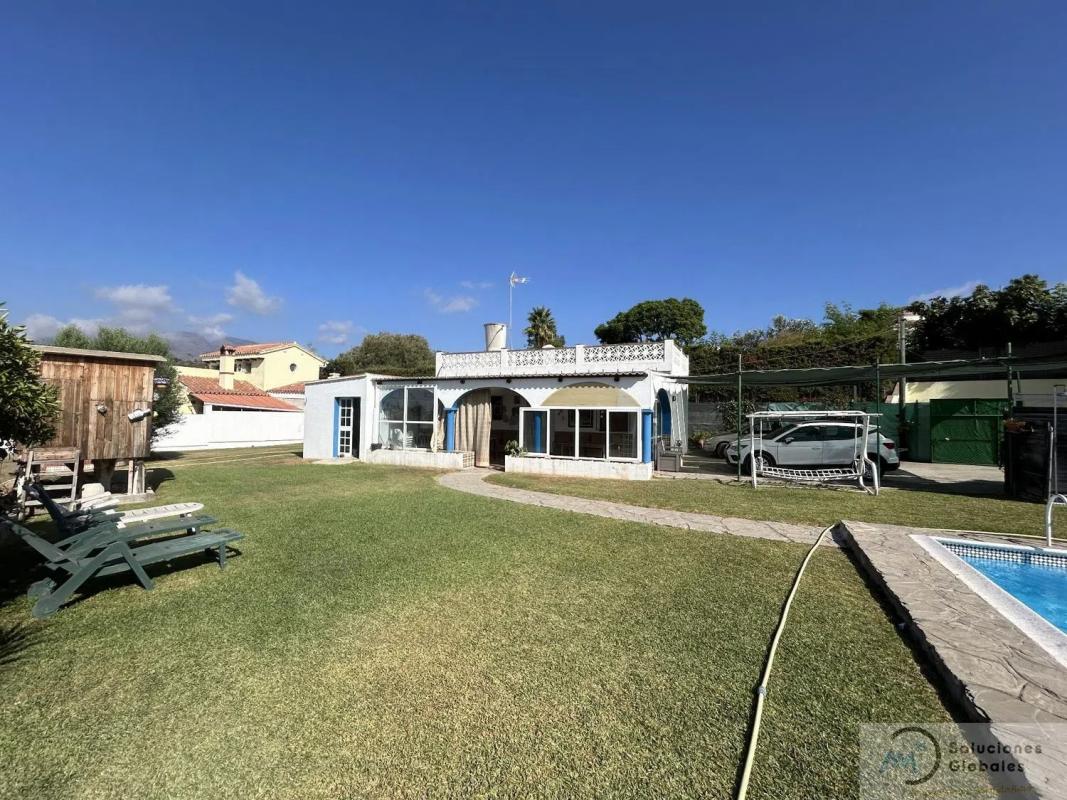 Sprzedaż niezależnego domku jednorodzinnego w  Calle Huerto s/n, Estepona photo 2