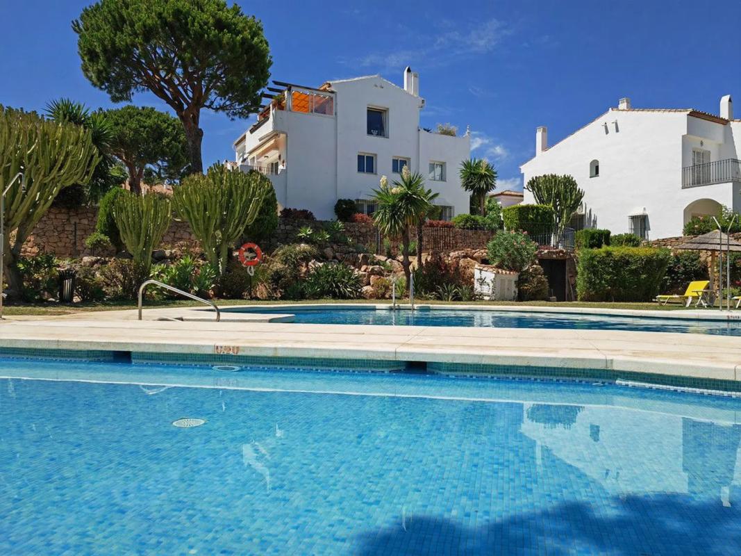 Sale of apartment in Pasaje Enebro, 8, Estepona
photo 2