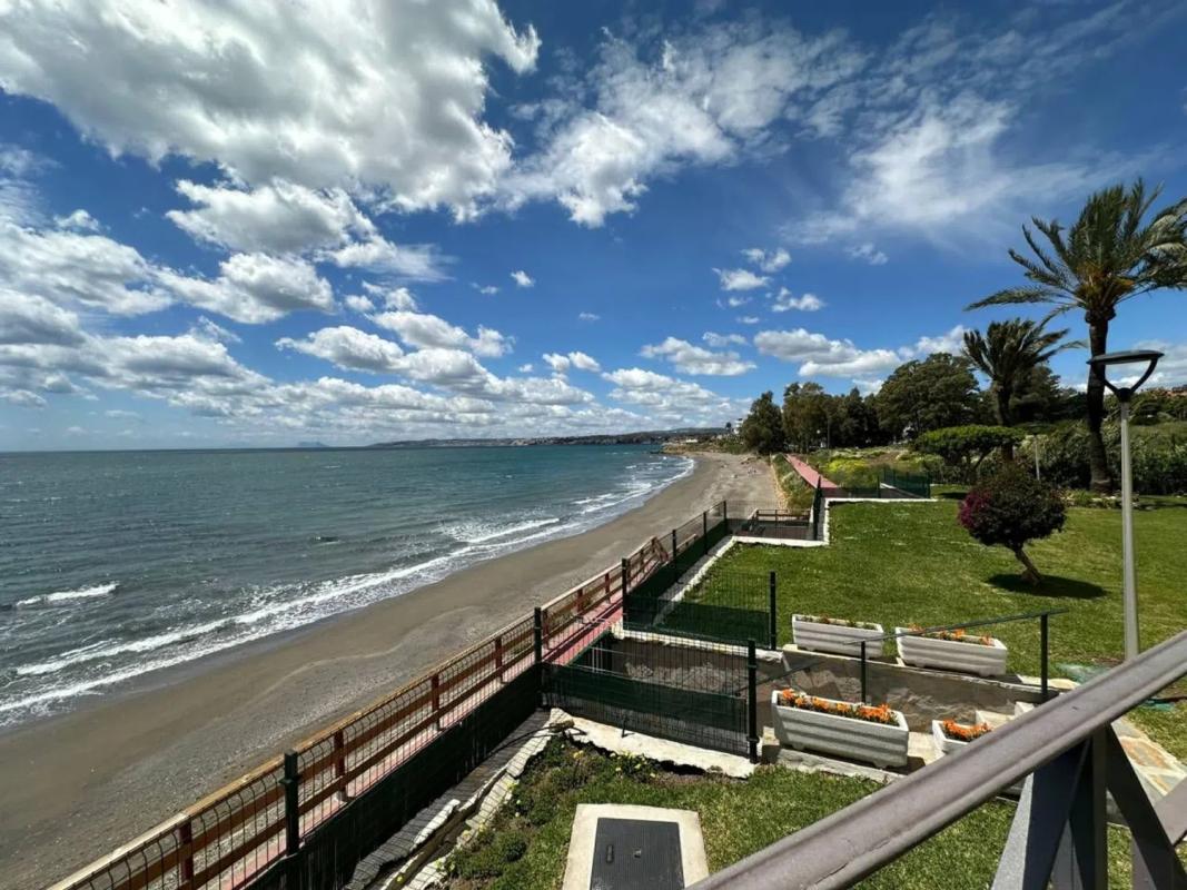 Sprzedaż mieszkania w Avenida del Carmen, Estepona
photo 1