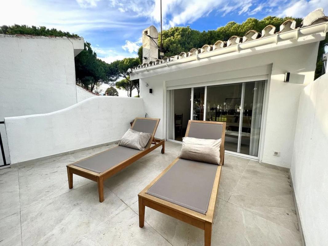 Sale of independent chalet in Calle Nécora, Estepona
 photo 3