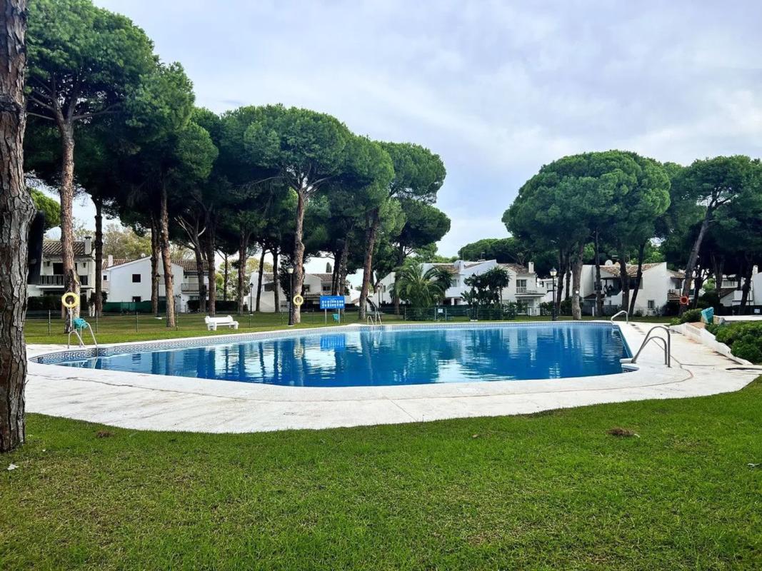 Sale of independent chalet in Calle Nécora, Estepona
 photo 4