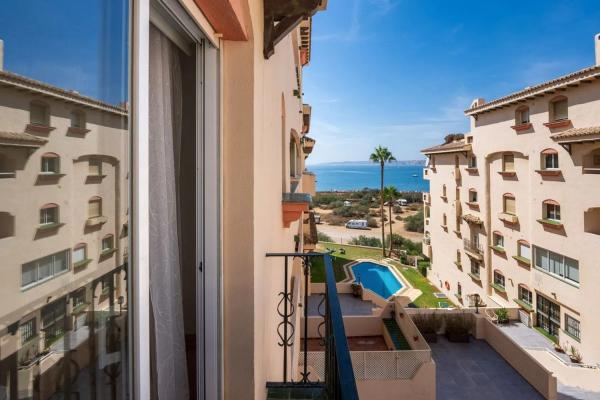 Продажа квартиры в Calle Virgen del Naranjo, Эстепона photo 1