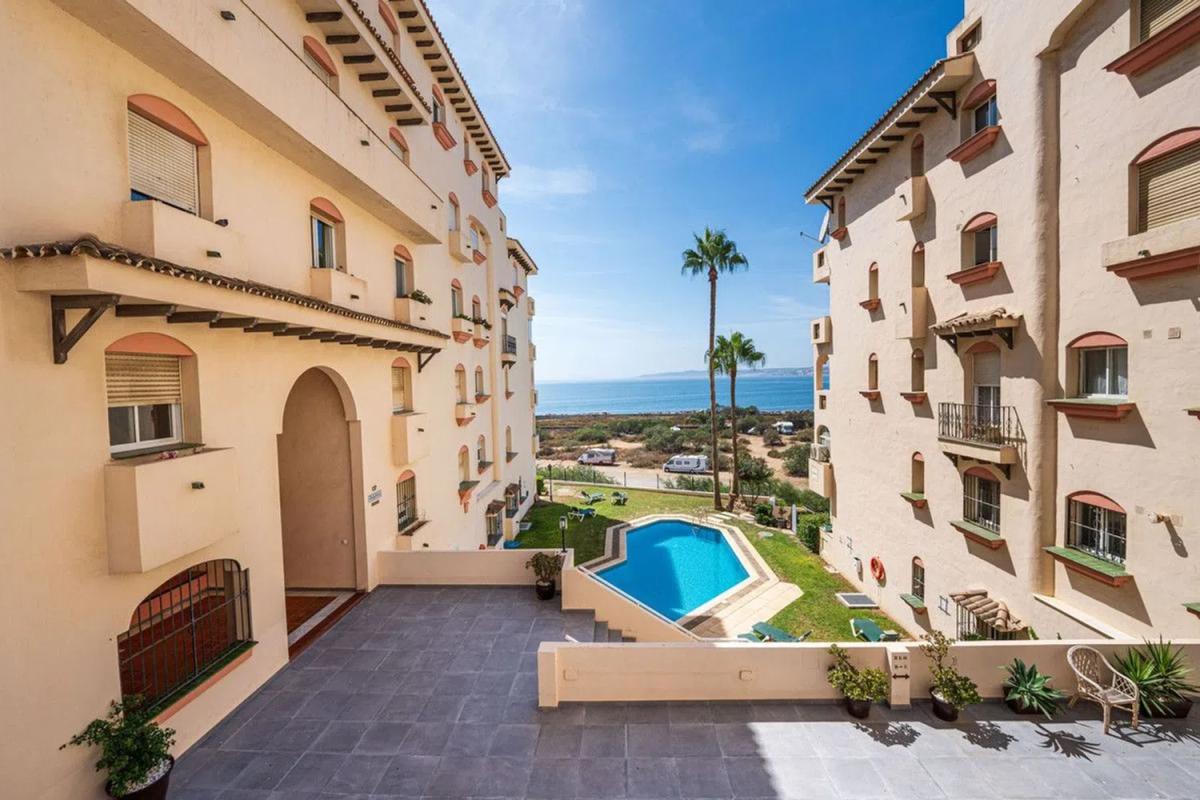 Продажа квартиры на Calle Virgen del Naranjo, Эстепона
 photo 2
