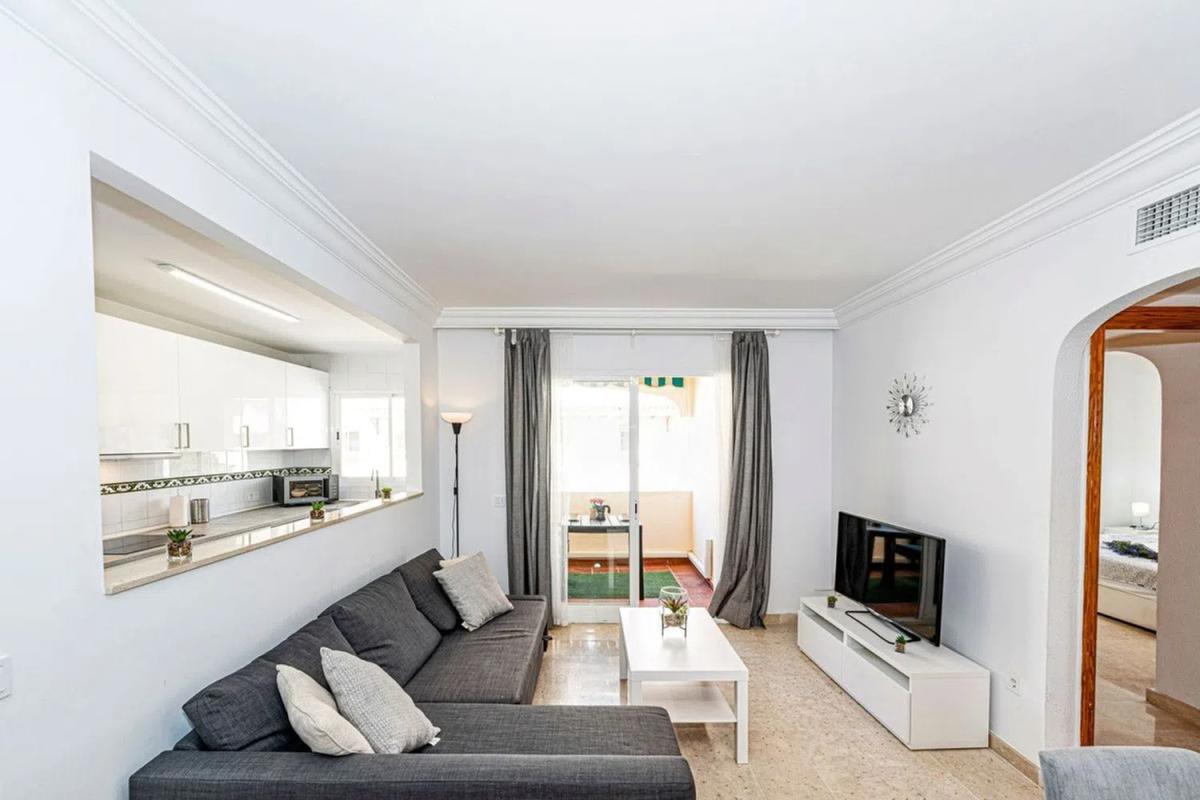 Продажа квартиры на Calle Virgen del Naranjo, Эстепона
 photo 3