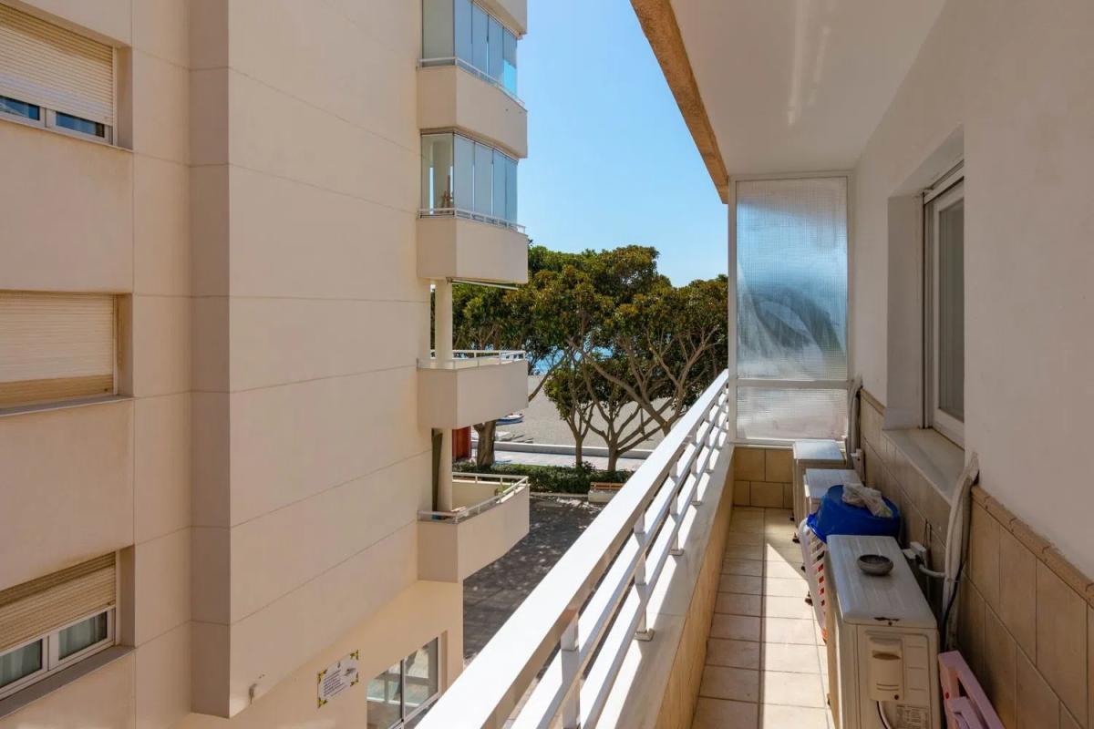Sale of apartment in Calle Rincón, Estepona
photo 1