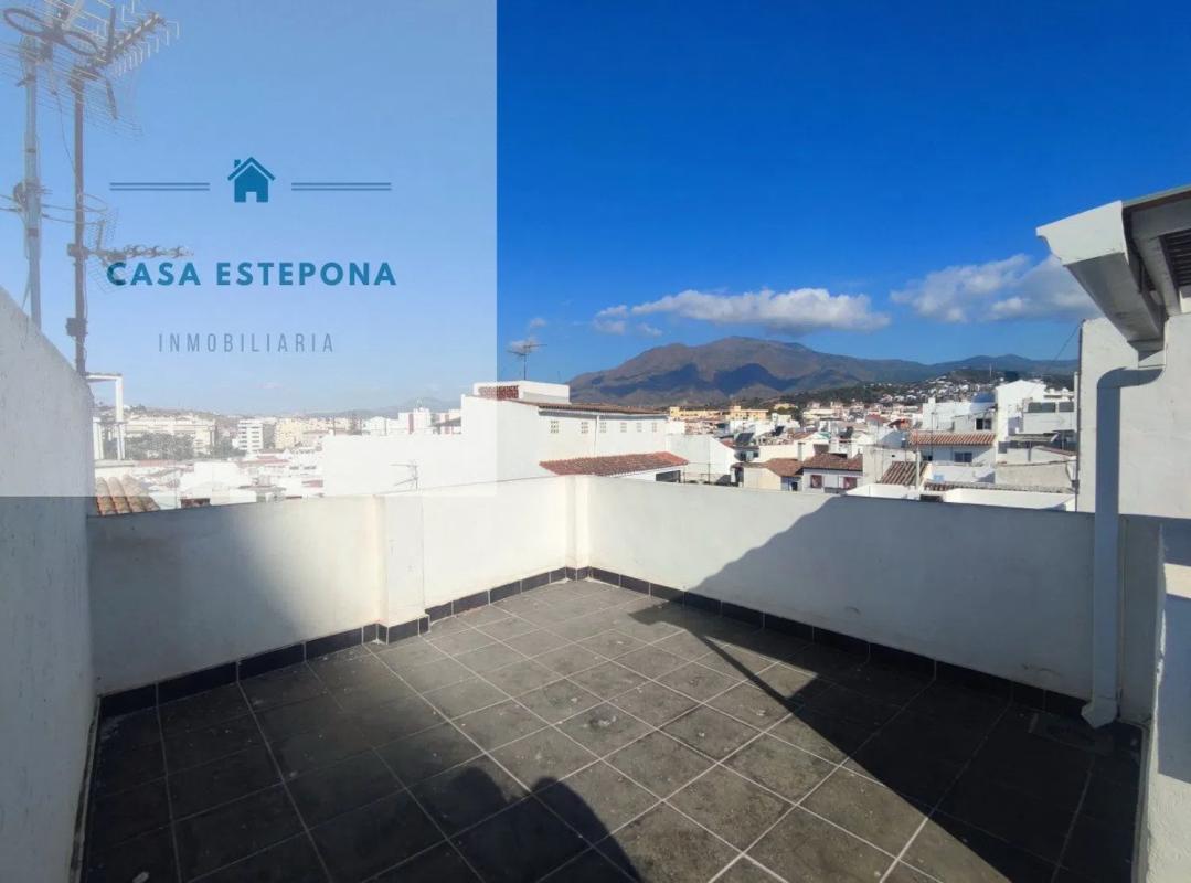 Sale of independent chalet in Calle Mesurado, Estepona
photo 2