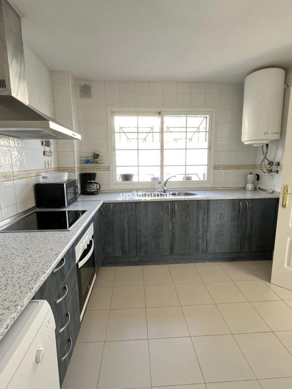 Продажа отдельного шале в Calle del Naranjo, Эстепона photo 3