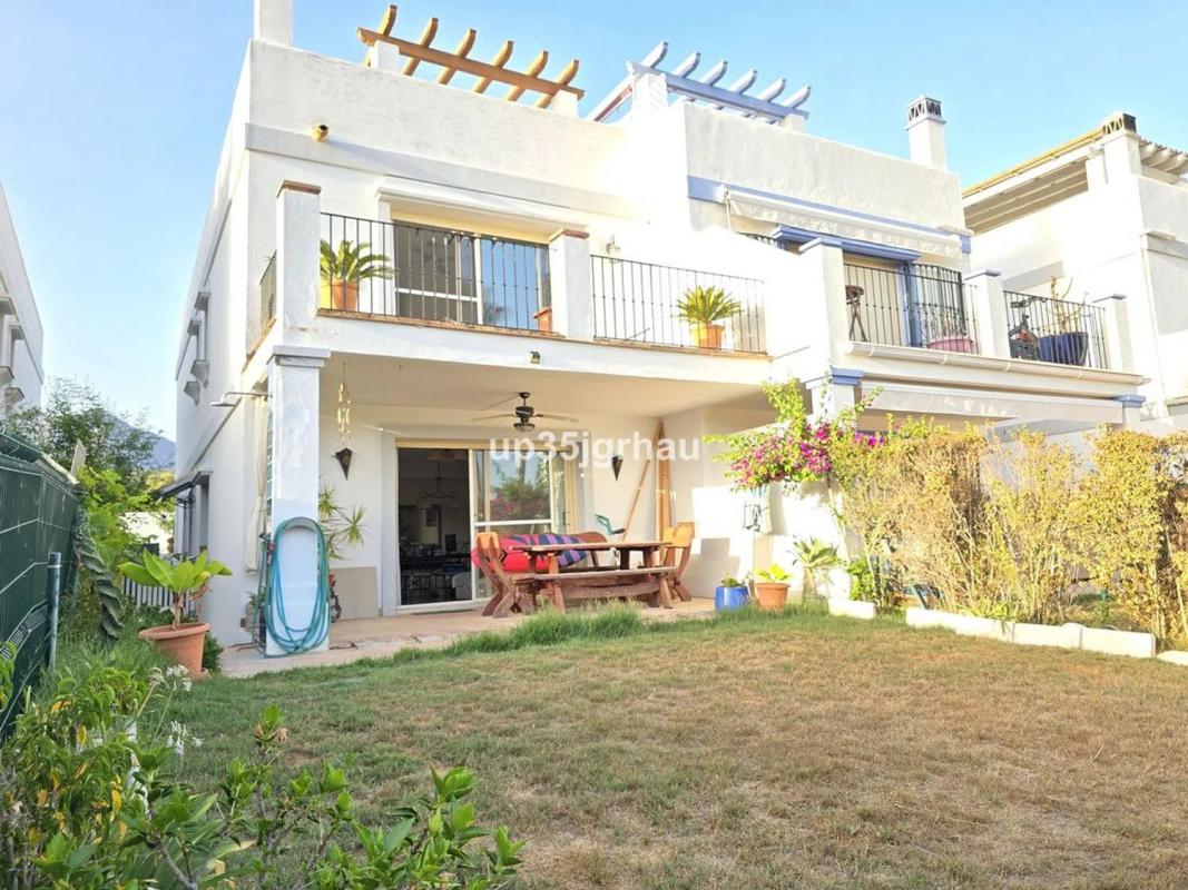 Sale of independent chalet in Alvaro de Bazán, Estepona
photo 5