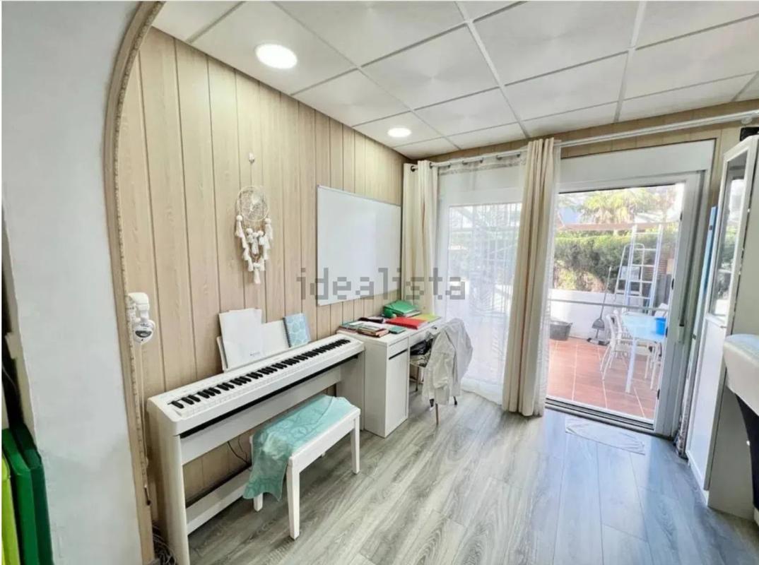 Sale of apartment in Calle de Sabinillas, Estepona
 photo 3