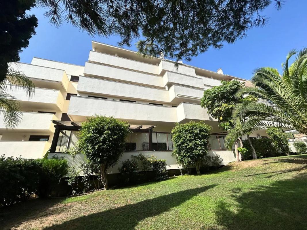 Venta de piso en Barrio Puerto de Estepona, Estepona
photo 2