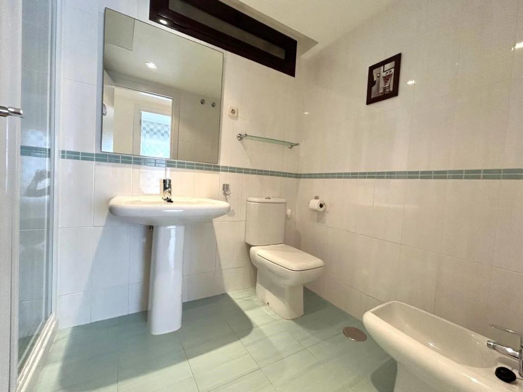 Venta de piso en Barrio Puerto de Estepona, Estepona
photo 3