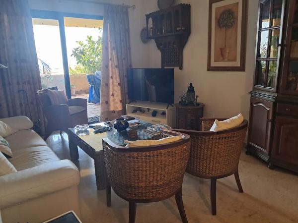 Piso en venta en  Calle Alpandeire, 11, Estepona photo 4