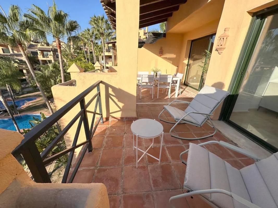 Venta de piso en Urbanización Dos Hermanas II, Estepona
photo 1