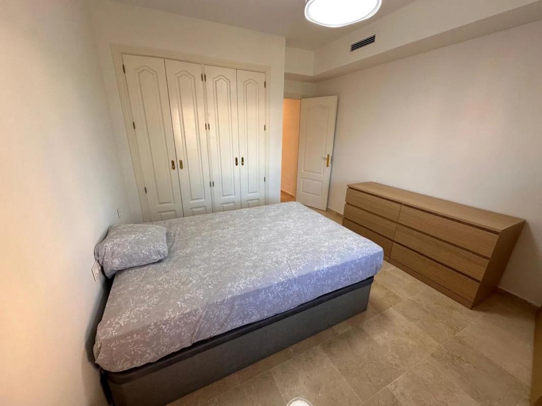 Venta de piso en Urbanización Dos Hermanas II, Estepona
photo 3