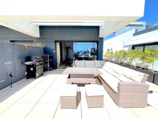 Duplex en venta en Calle Jerez, Estepona photo 3