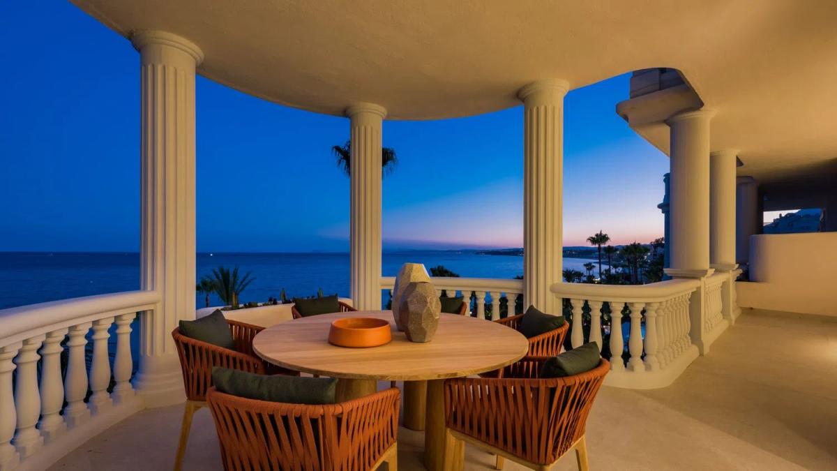 Sale of apartment in Barrio Guadalmansa, Estepona
photo 1