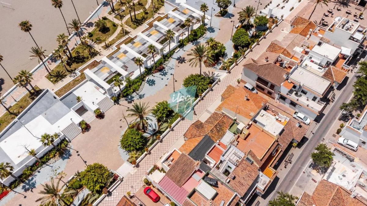 Sale of independent chalet in Avenida del puerto s/n, Estepona
 photo 4