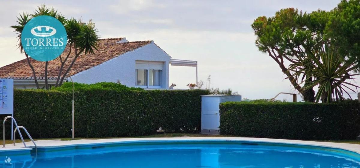 Sprzedaż niezależnego domku jednorodzinnego w  Calle Miami, Estepona photo 4
