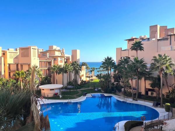Ático en venta en  Calle del Mare Nostrum, Estepona photo 1