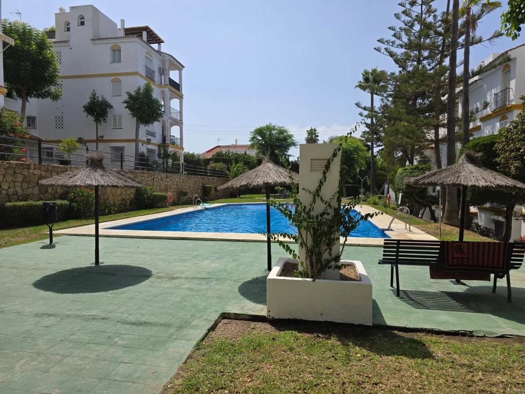 Sale of apartment in Atalaya del golf, Estepona
photo 1