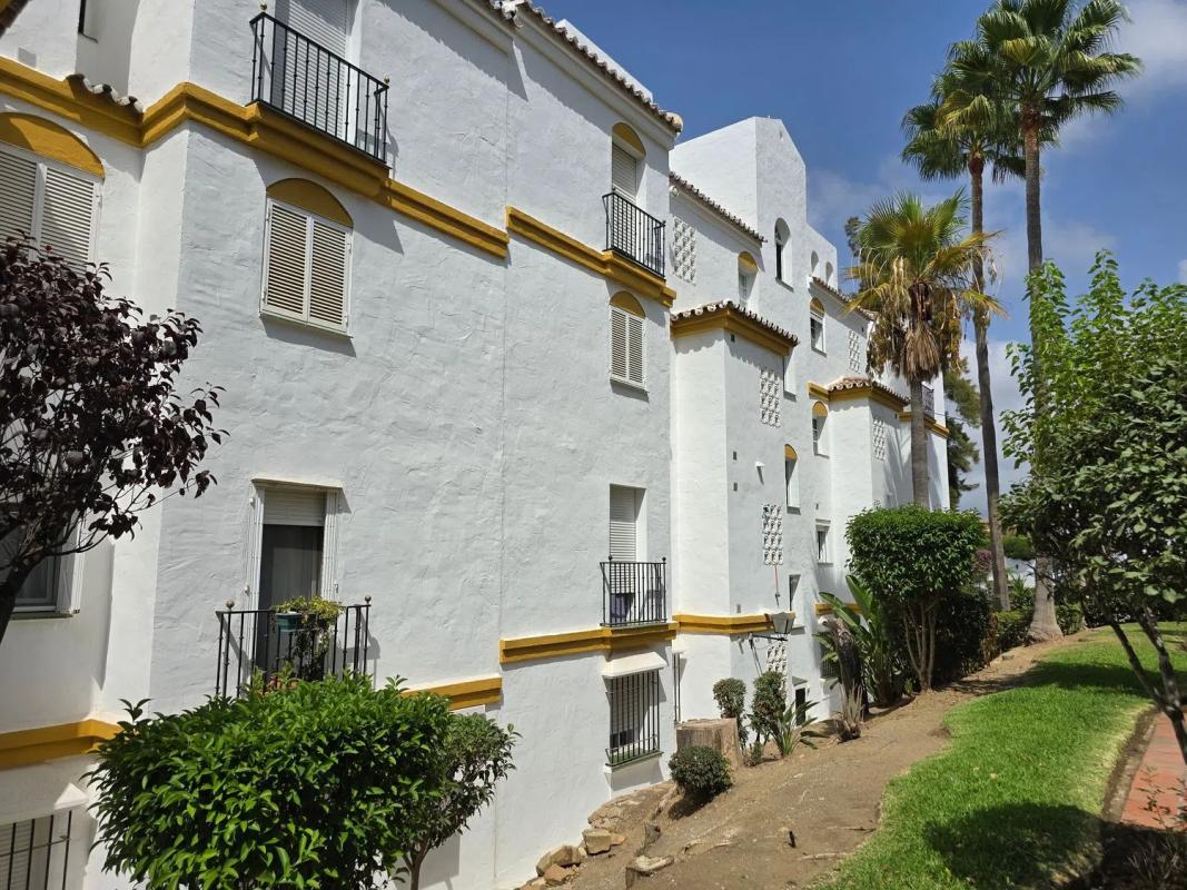 Sale of apartment in Atalaya del golf, Estepona
photo 2