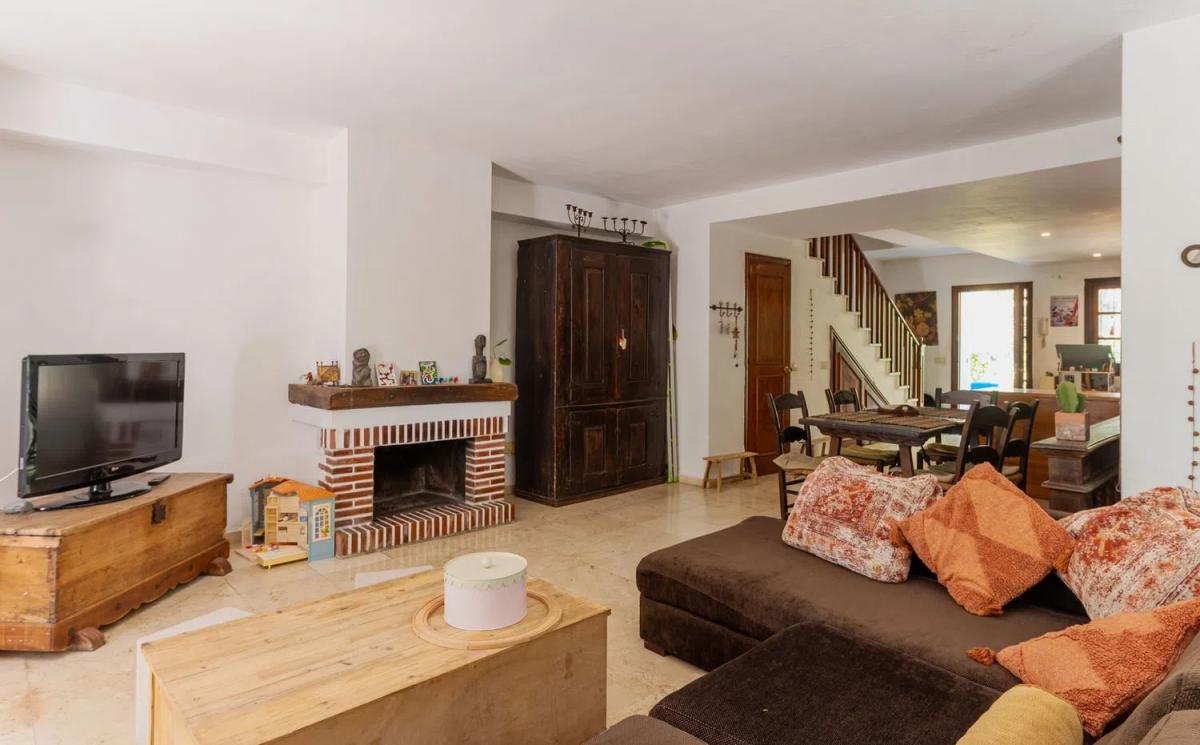 Sale of independent chalet in Urbanizacion Laguna Beach, 1, Estepona
photo 4