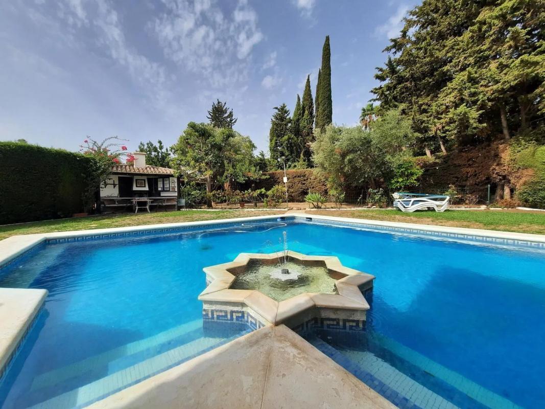 Sprzedaż niezależnego domku jednorodzinnego w  Barrio Bel-Air, Estepona photo 2