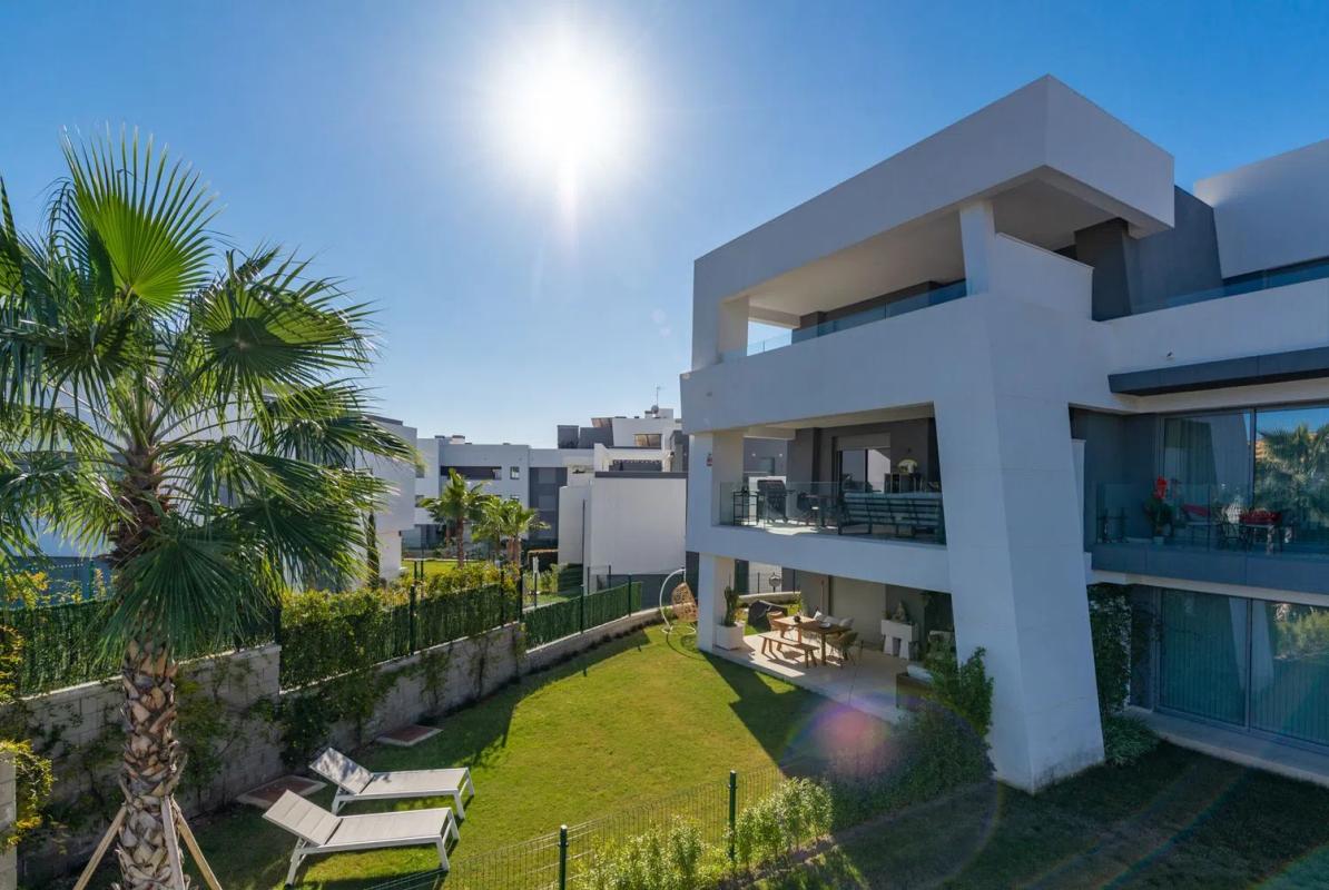 Sale of apartment in Barrio Centro, Estepona
photo 2
