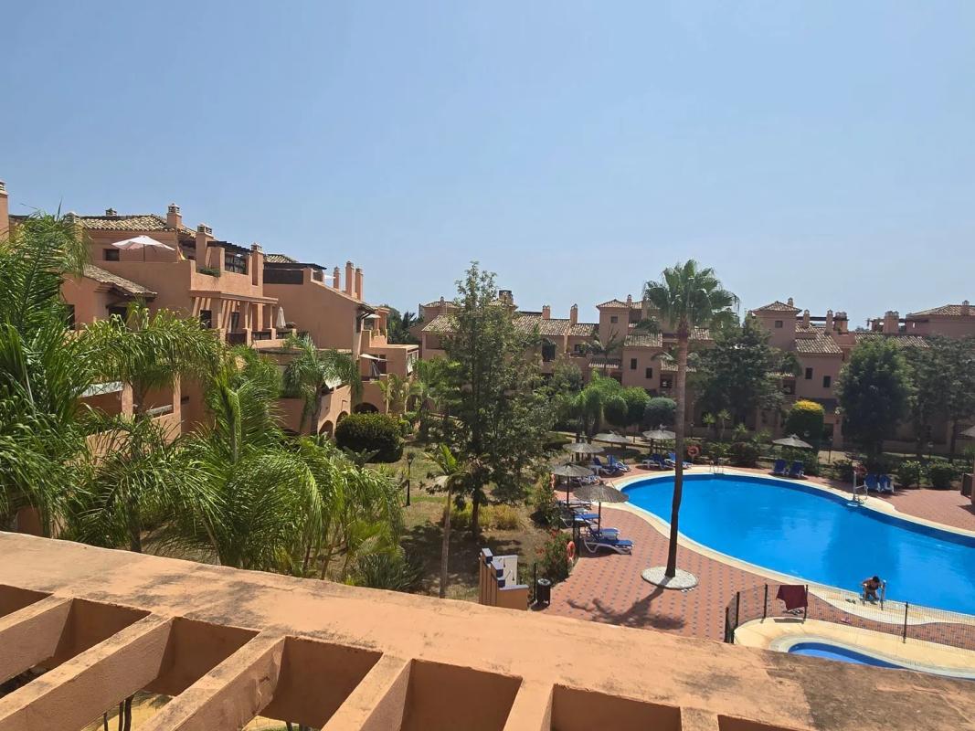 Sprzedaż duplexu w Avenida Hacienda del Sol s/n, Estepona photo 1