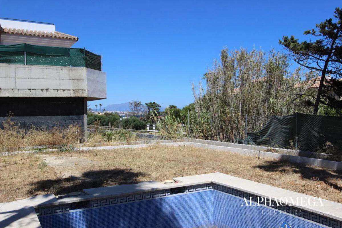 Sprzedaż niezależnego domku jednorodzinnego w  Piedra Paloma, Estepona photo 3